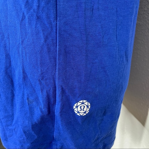 Lululemon blue graphic tee shirt - Picture 3 of 6
